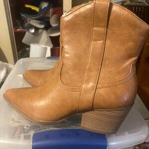 NEW TARGET BOOT